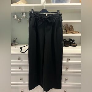 Lululemon black high wasted pants with strings to tie bow in front